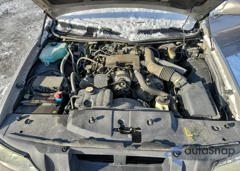 2003 Lincoln Town Car Executive z USA, uszkodzony, nr VIN 1LNHM81W53Y645270